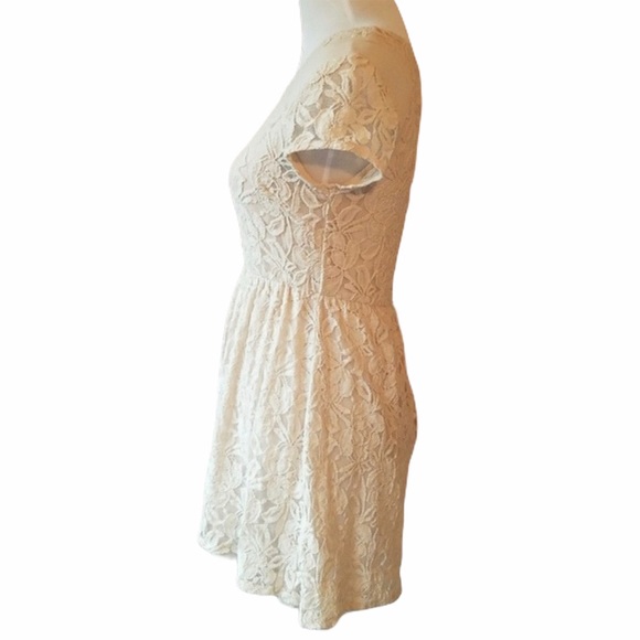 UO Coincidence & Chance Ivory Lace Mini Dress Med - Picture 3 of 6